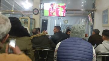 البروفيسور "الناجي" يَكشف لـ"أخبارنا" موقفه من توافد الجماهير على المقاهي لمتابعة المنتخب المغربي